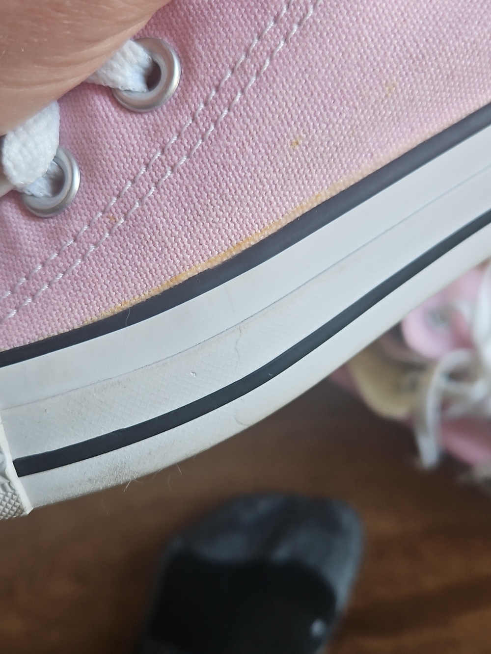 Pink Converse - Picture 8 of 9